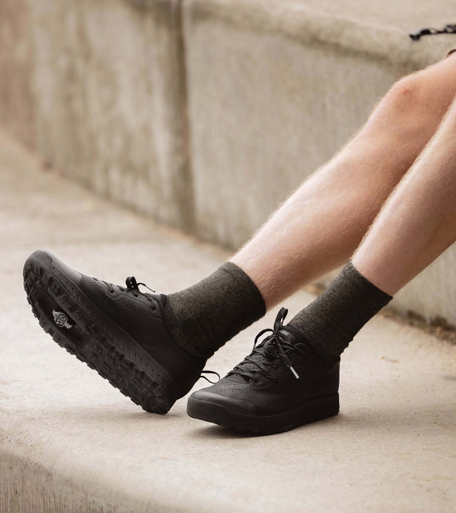 極美品 クオック QUOC Urbanite Classic Mid 42 黒 QuocPham / Urbanite Classic & Hardcourt | SimWorks